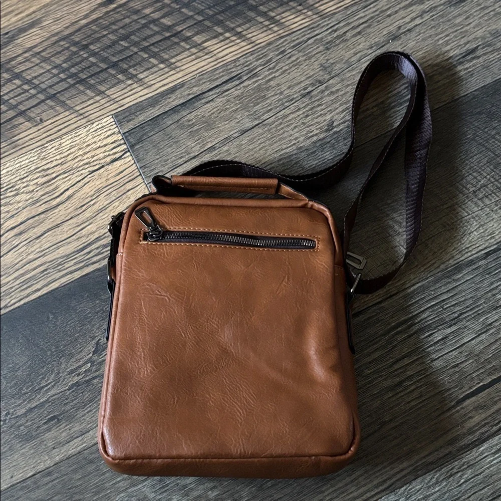 WEIXIER Men's Crossbody Bag Faux Leather Small Shoulder Bag Cognac Brown NWOT